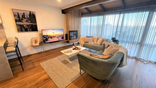 Hotham Heights Casa | Fountains 4