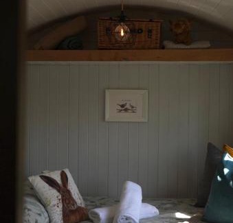 Donaghadee Otro | Four Acres Farm Shepherds Huts