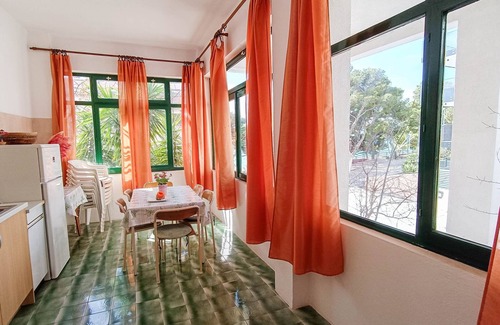 Promajna Apartamento | Apartamento de cuatro habitaciones en la playa Promajna, Makarska (A-23184-c)