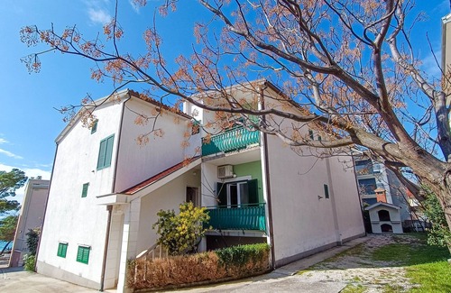 Promajna Apartamento | Apartamento de cuatro habitaciones en la playa Promajna, Makarska (A-23184-c)