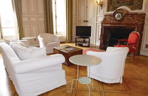 Ocquerre Apartamento | Four-Bedroom Apartment in Ocquerre