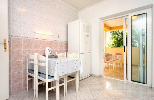 Zivogosce Apartamento | Apartamento de cuatro habitaciones con terraza y vista al mar Zivogosce - Porat, Makarska (A-2733-a)