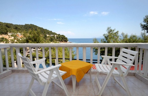Gdinj Apartamento | Apartamento de cuatro habitaciones con terraza y vista al mar Bahía Torac, Hvar (A-581-a)