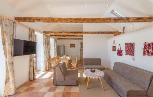 Oklaj Casa | Four-Bedroom Holiday Home In Citluk