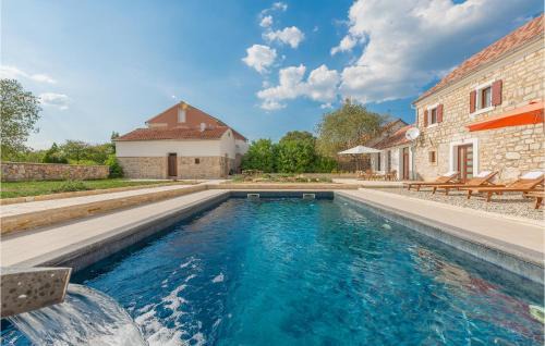 Oklaj Casa | Four-Bedroom Holiday Home In Citluk