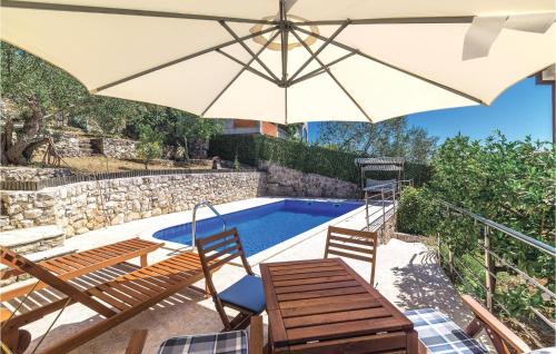 Businci Casa | Four-Bedroom Holiday Home In Okrug Gornji