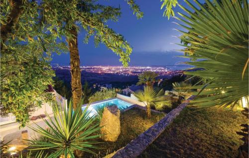 Klis Casa | Four-Bedroom Holiday Home In Klis