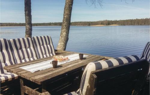 Bodafors Casa | Four-Bedroom Holiday Home In Bodafors