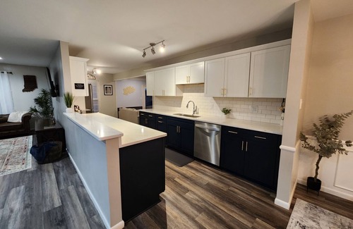 Terre Haute Casa | Four Bedroom Home In Terre Haute. ISU Rose Hulman