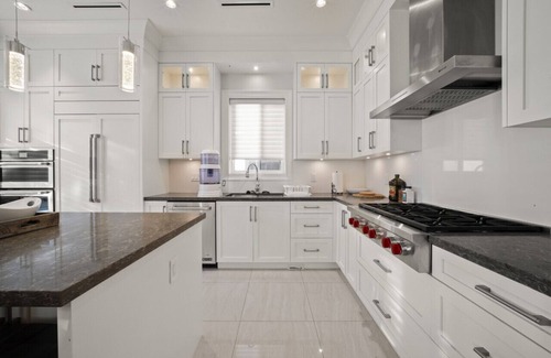 Riley Park-Little Mountain Casa | Four Bedroom Home near Queen Elizabeth Park