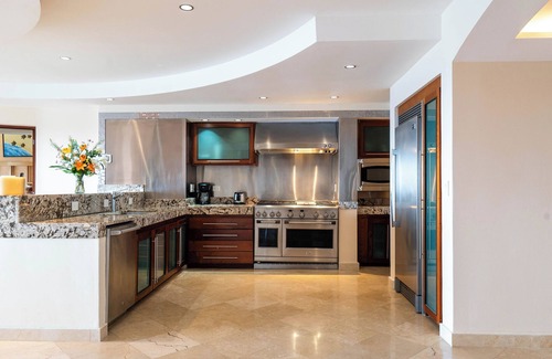 Los Barriles Condominio | 4 dormitorios / 5 baño completo Uno de una especie Penthouse. Ascensor privada y jacuzzi