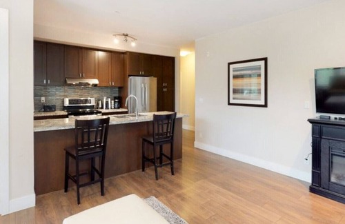 Harrison Hot Springs Apartamento | Harrison Lake View Resort - Suite Penthouse de tres dormitorios - Mountain View 1