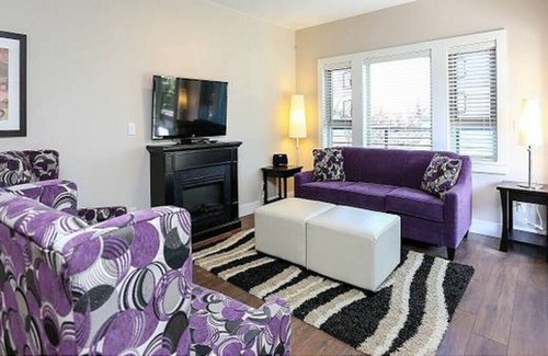 Harrison Hot Springs Apartamento | Harrison Lake View Resort - Suite Penthouse de tres dormitorios - Mountain View 1