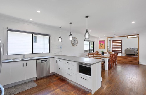 Amity Point Casa | Four bedroom, Two Bathroom House Sleeping 10