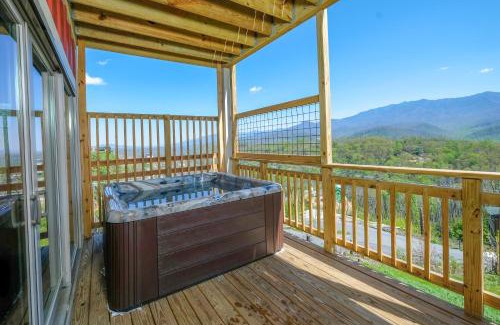 Chalet Village North Casa | Four bedroom with HOT TUB, MOUNTAIN VIEW, GAME ROOM!