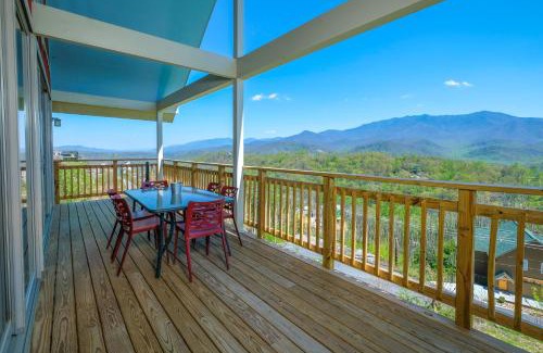 Chalet Village North Casa | Four bedroom with HOT TUB, MOUNTAIN VIEW, GAME ROOM!
