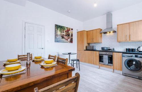 Chorley Casa | Four BR House By Eason Stays Short Lets & Serviced Accommodation Chorley With Free Parking