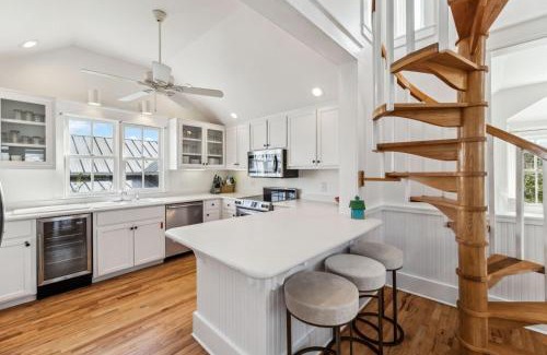 Seaside Casa | Four by the Shore