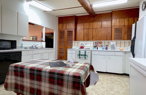 Cody Casa | Four C Guest Ranch, surrounded by mountains & located on a working cattle ranch/South Fork Valley!