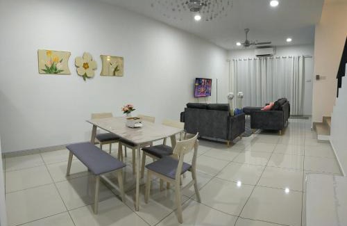 Tebrau Casa | Four Leaf Clover Residence @ Crest Mount Austin JB