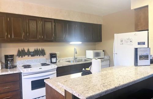 Crown Casa | Four O'clock Lodge B14