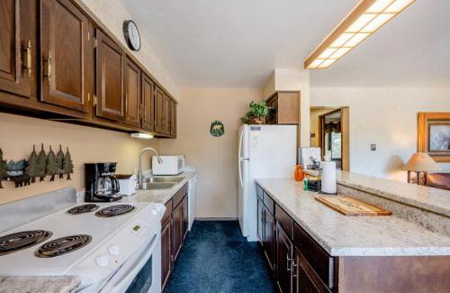 Crown Casa | Four O'clock Lodge B14