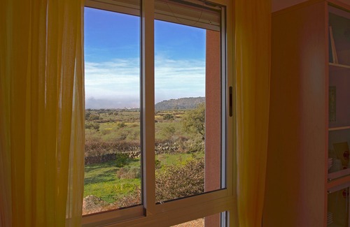 Arroyomolinos de Montánchez Casa | Bungalow para cuatro personas en el campo español, único para los amantes de la naturaleza.