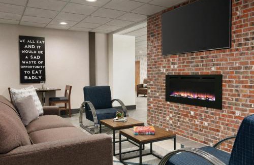 Southwest Raleigh Hotel | Four Points by Sheraton Raleigh Arena