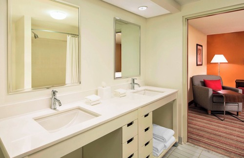 Bentonville Hotel | Four Points by Sheraton Bentonville