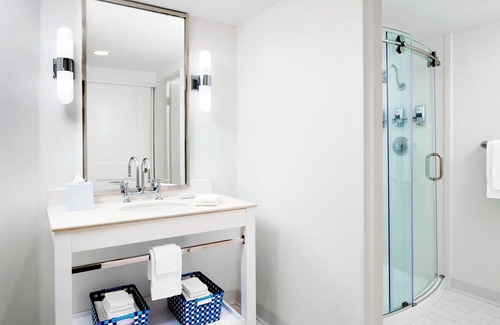 Ventura Hotel | Four Points by Sheraton Ventura Harbor Resort