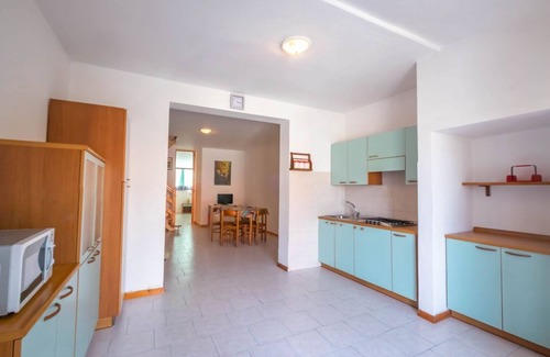Lido delle Nazioni Villa | Villa vertical con jardín de azulejos para 8 personas con dos balcones.