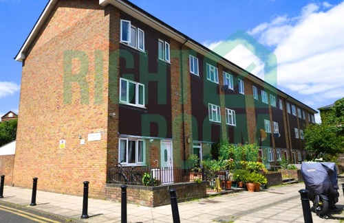 Somers Town Casa | Four Rooms to Rent in Prime Camden - One Week Minimum Stay