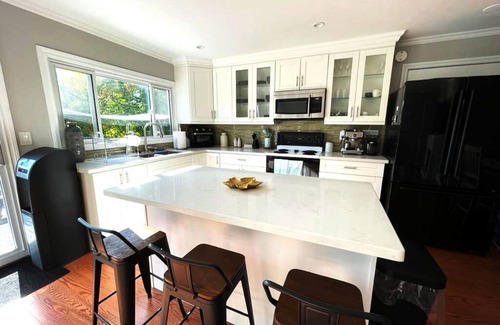 Dunchurch Cabaña | Four Season, 5-bedroom cottage with many amenities