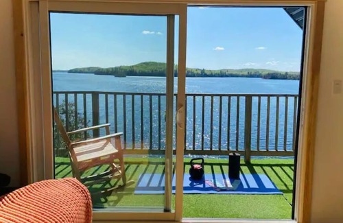 North Frontenac Cabaña | Four Season Cottage with Wood Burning Sauna