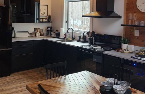 South River Cabaña | Four Season Cozy Cottage on the Lake.