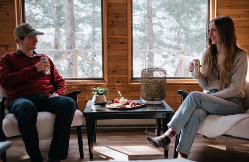 South River Cabaña | Four Season Cozy Cottage on the Lake.