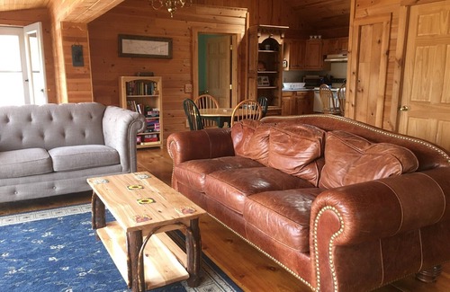 Sebec Casa | Casa de cuatro estaciones: fachada del lago, muelle privado y kayaks