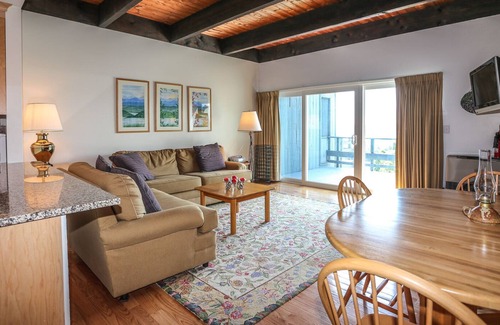 Sunapee Casa | Paraíso de cuatro estaciones con acceso al lago, tenis, piscina, esquí y golf gratis.