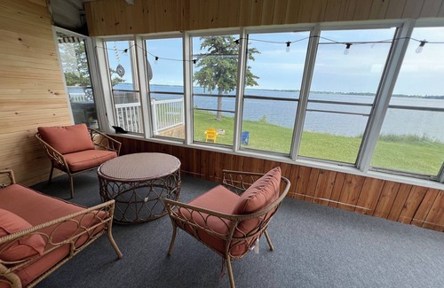 Howe Island Cabaña | Four Season Waterfront Cottage - Private Escape | 3BR, 2BA | Howe Island