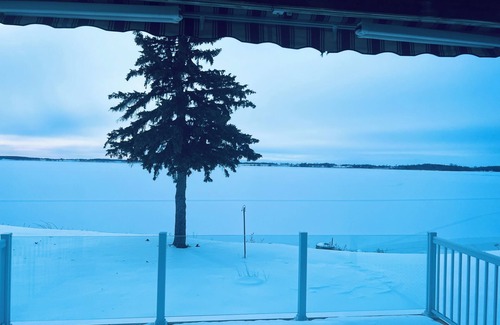 Howe Island Cabaña | Four Season Waterfront Cottage - Private Escape | 3BR, 2BA | Howe Island