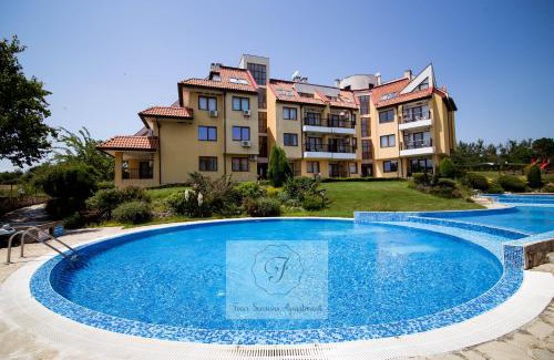 Avren Apartamento | Four seasons apartment - Oasis beach resort