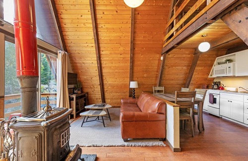 June Lake Cabina | Four Seasons Cabin 2
