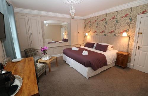 Castleton Casa | Four Seasons Guesthouse