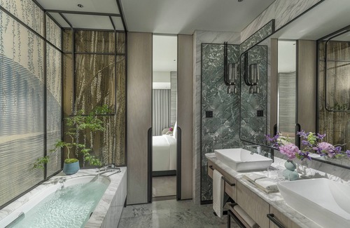 Downtown Hangzhou Hotel | Four Seasons Hotel Hangzhou At Hangzhou Centre