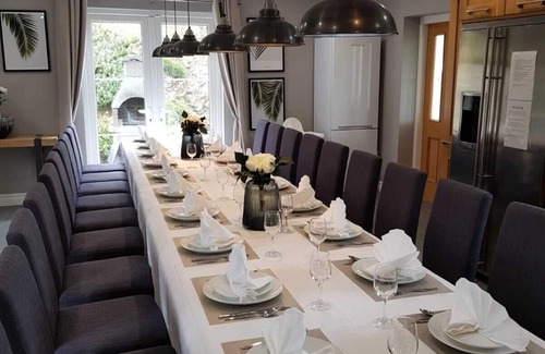 Kinsale Casa | Vistas al río, Kinsale, 6 habitaciones, 5 baños, capacidad para 20 personas, recientemente renovadas, a 4 minutos de la ciudad