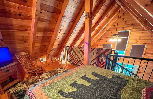 Purlear Cabina | Fourth of July Available! 1BR/1BA Cabin In Buck Mtn Community w/Wi-Fi