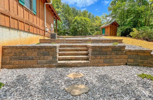 Purlear Cabina | Fourth of July Available! 1BR/1BA Cabin In Buck Mtn Community w/Wi-Fi