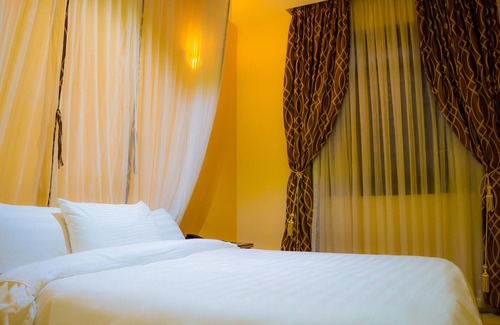 Parklands Casa | Fourth Parklands Guest House & Conference