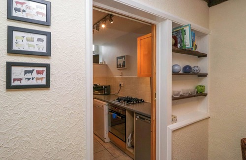 Staveley Cabaña | FOX BARN, pet friendly, character holiday cottage in Staveley