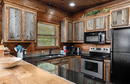 Smithville Cabina | Fox & Bear Lodge Near Center Hill Lake